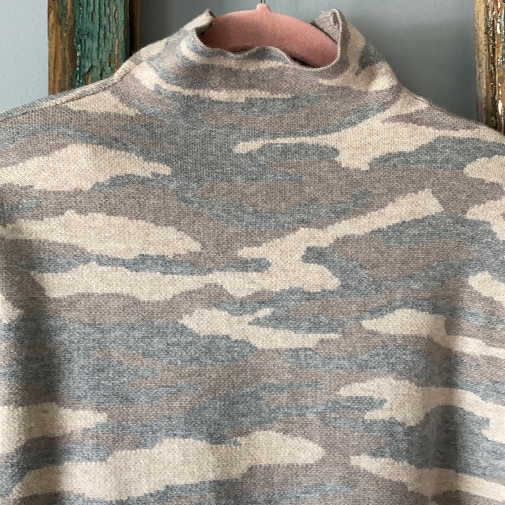Tahari Sweater (NWOT)